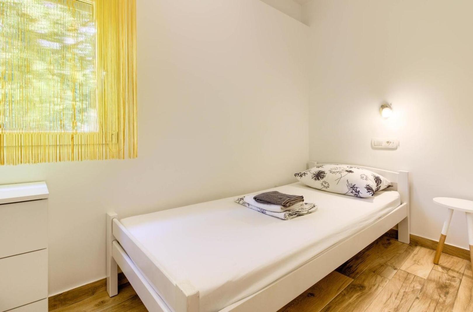 Mit Privatpool Fuer 6 Personen Ca 80 Qm In Valtura, Istrien Suedkueste Von Istrien Ferienhaus