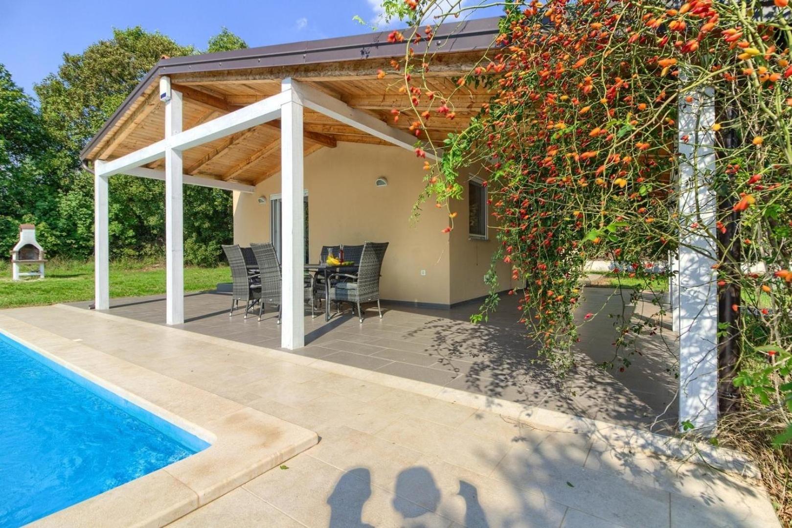 Mit Privatpool Fuer 6 Personen Ca 80 Qm In Valtura, Istrien Suedkueste Von Istrien